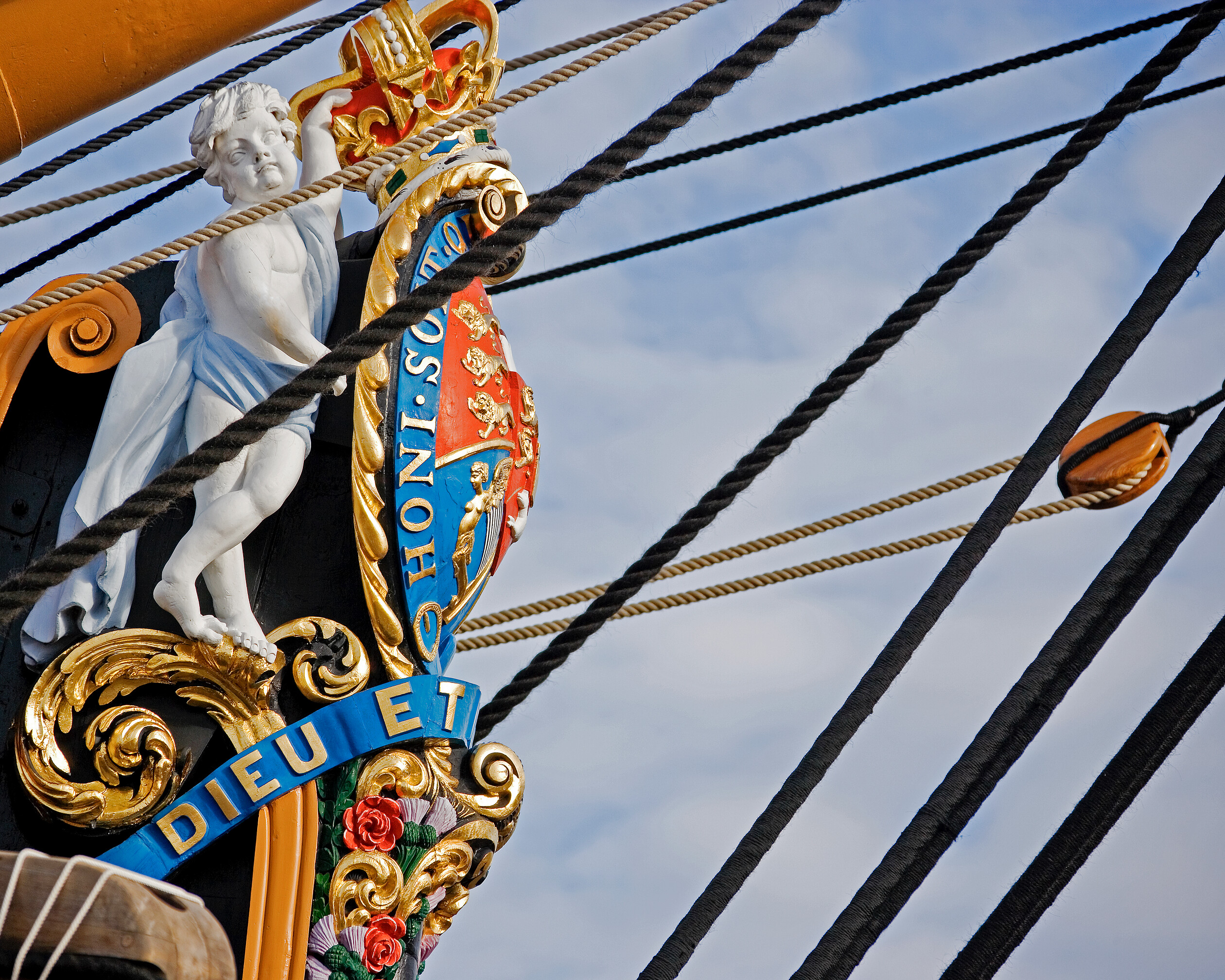 1c -victory-UV0L0275 
 HMS Victory Cupid and Pulley 
 Keywords: hms victory pulley figurehead cupid nelson trafalgar 200 portsmo