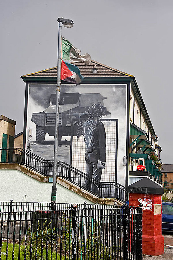 WY2T5202 
 Derry, Londonderry Mural 2.