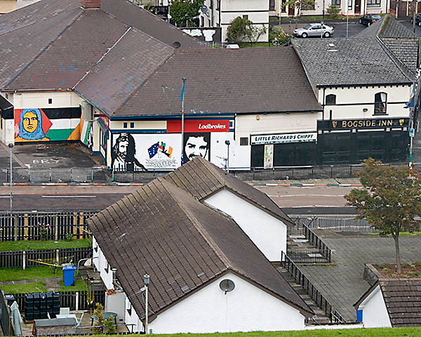 WY2T5144 
 Derry, Londonderry Mural 9.