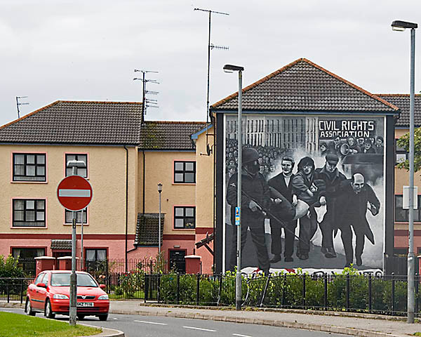 WY2T5192 
 Derry, Londonderry Mural 4.