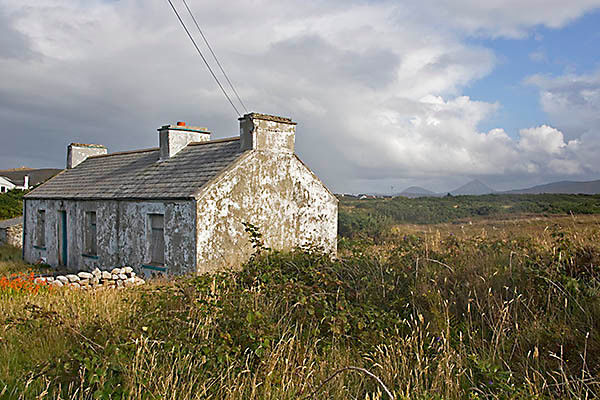 WY2T5234 
 Empty cottage with Mount Errigal in background Donegal. (Limited edition print).